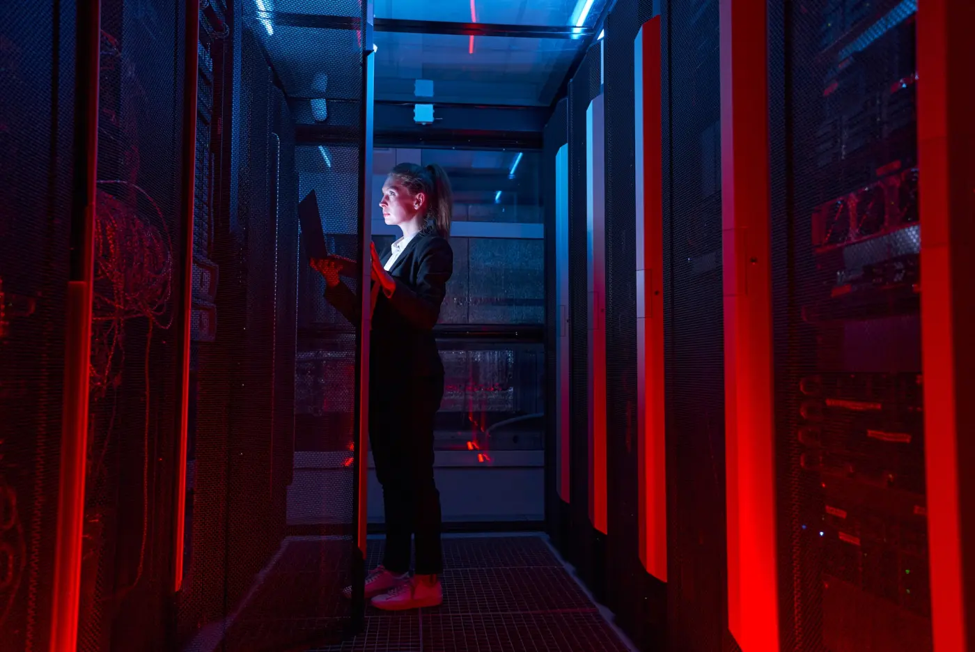 Fyzické zabezpečení serveroven ICT jako součást ochrany technických a informačních aktiv a osobních údajů