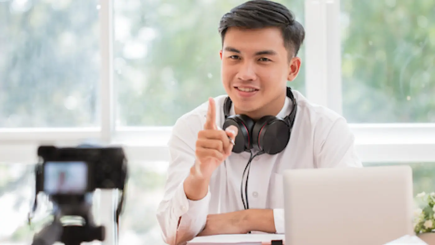 Finfluenceři pod lupou: jak může příspěvek na sítích spadat pod MAR