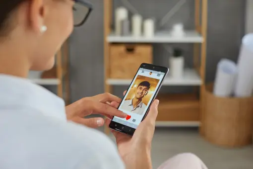 Norský odvolací soud potvrdil pokutu 5,5 milionu € pro Grindr za porušení GDPR